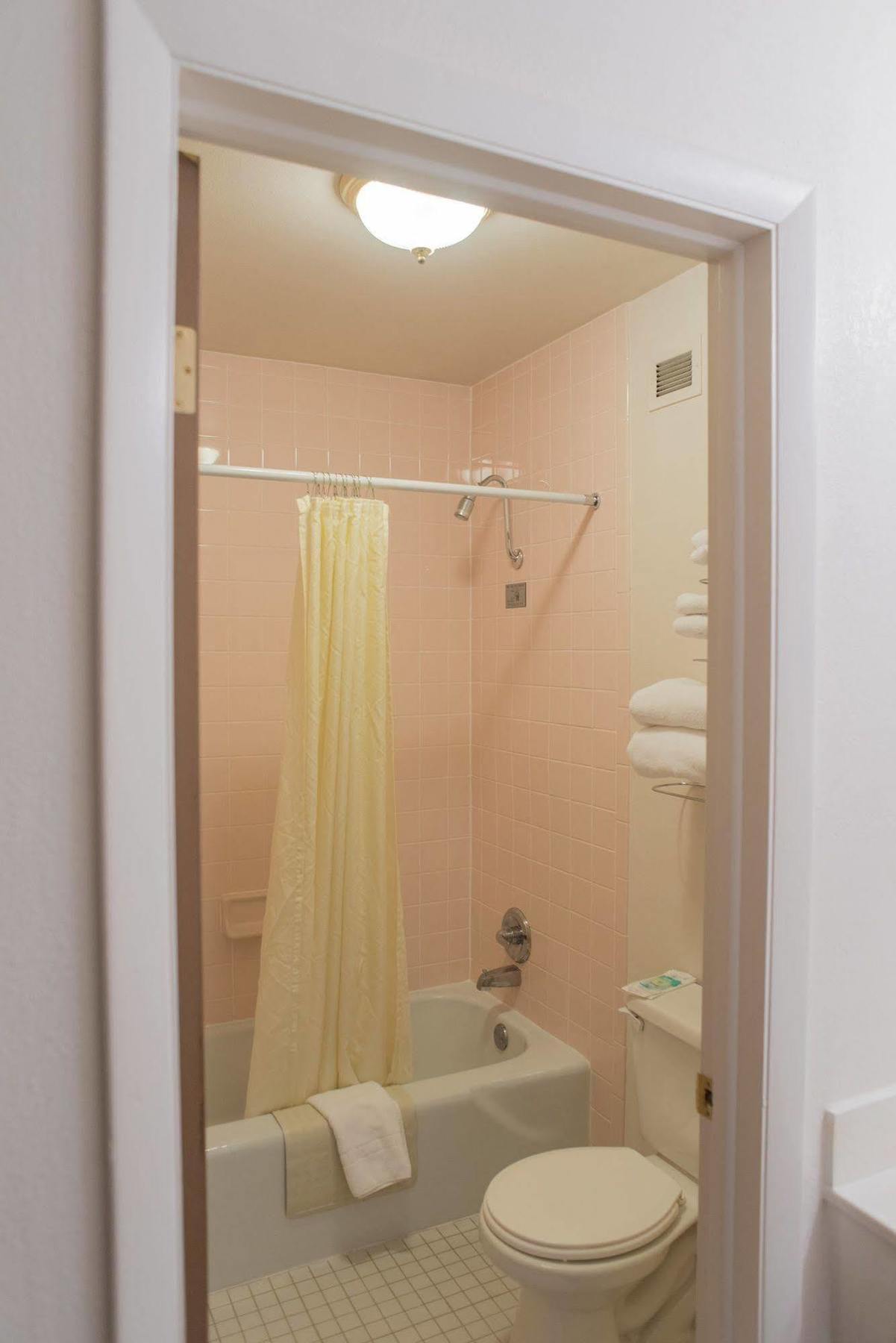 Motel 8 Laramie Εξωτερικό φωτογραφία
